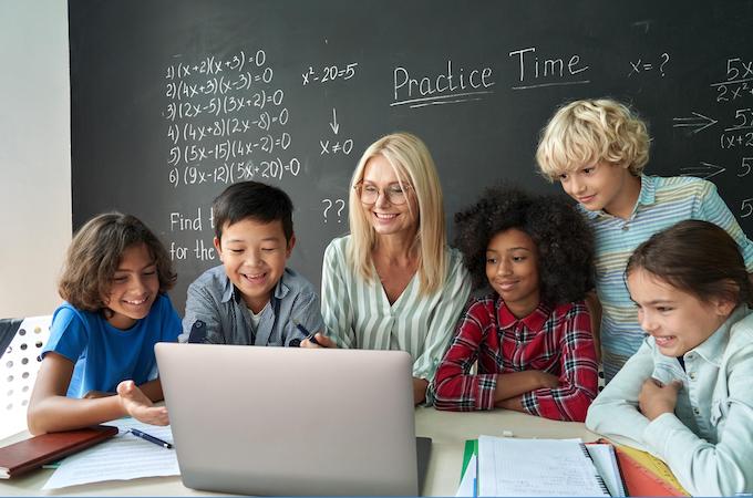 docente in classe