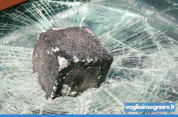 Bologna, scuola Testoni devastata dai vandali