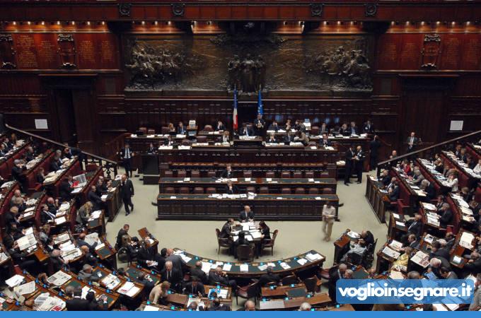 Def, il Parlamento chiede al governo di aumentare i fondi sulla scuola adeguandoli alla media europea 