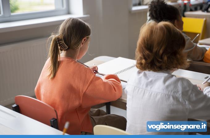 Rientro a scuola, molte assenze per influenza e Covid: le segreterie scolastiche ricercano docenti 