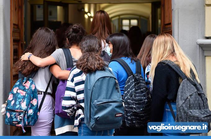 Dati ISTAT: in calo gli iscritti al Liceo Classico. E ci sono profonde divisioni tra le scelte di ragazze e ragazzi.