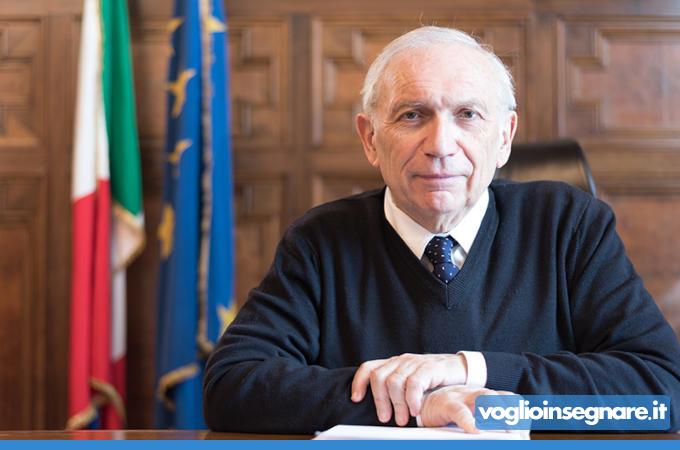 Il ministro Bianchi sulla scuola media: “Quella di oggi non è né carne né pesce, va ripensata superando la rigida divisione in discipline” 