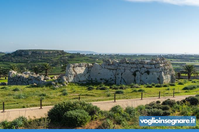 Studente italiano in gita a Malta sfregia monumento UNESCO: processato e condannato