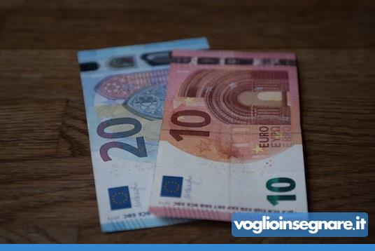 Aumento di 14 euro per lo stipendio docenti, i sindacati: "proposta indecente"